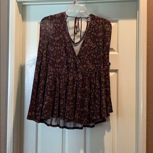 American Eagle plum floral top
